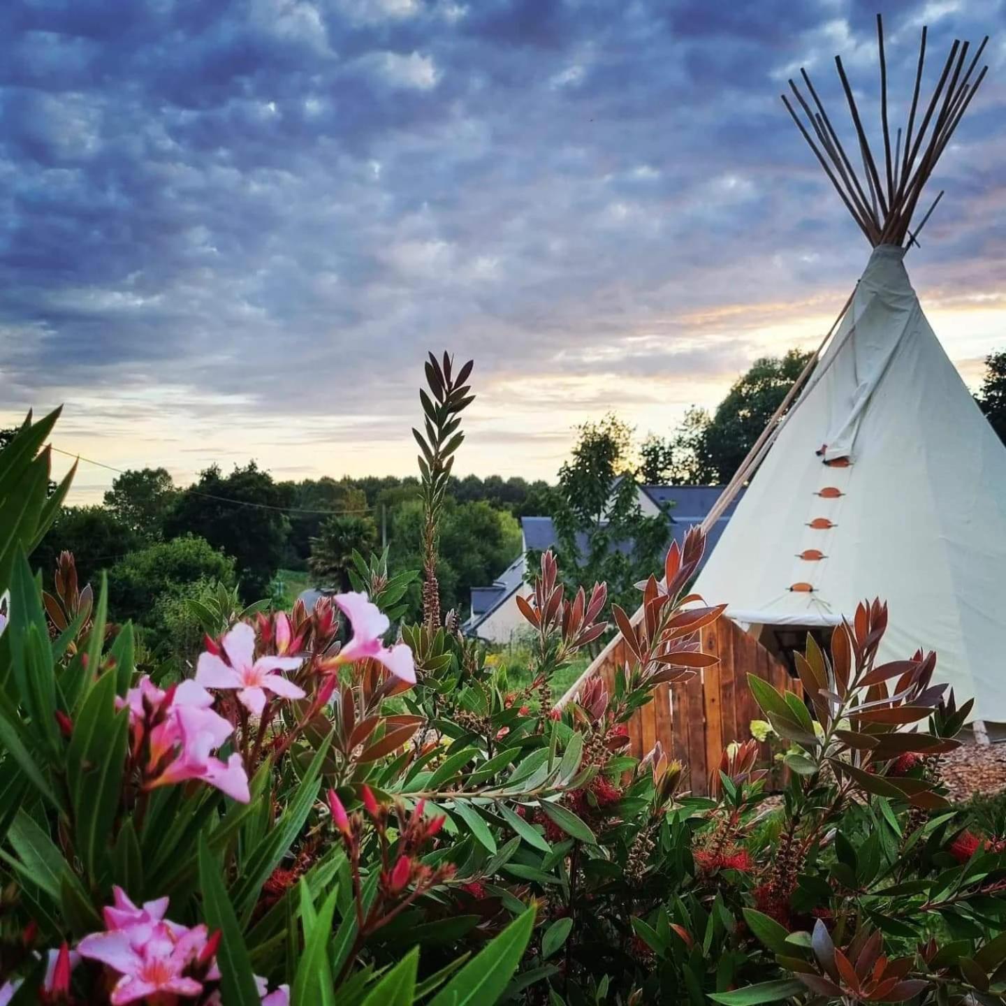 Luxury tent Au Reve De L'ours Le Merzer